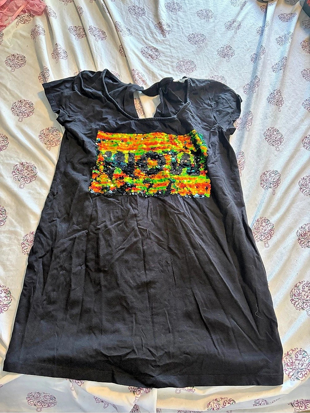 Amy Byer Abstract Embellished Top in Black Size Small